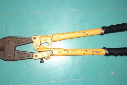 ขายกรรไกรตัดเหล็กมือสองยาว18นิ้วงานเก่าๆ