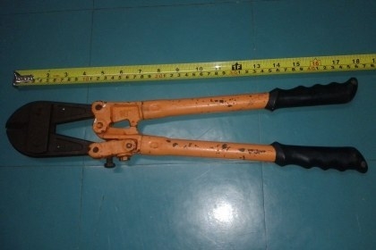 ขายกรรไกรตัดเหล็กมือสองยาว18นิ้วงานเก่าๆ ขายกรรไกรตัดเหล็กมือสองยาว18นิ้วงานเก่าๆ