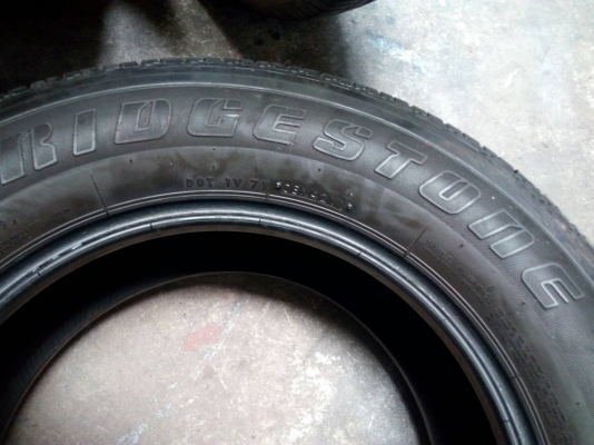 265/65R17  BRIDGESTONE DUELER H/T 684ll สวย หนา รถใช้เองครับ ชุด 4 เส้น tel.081-4273941 ไอดีไลน์ 0814273941