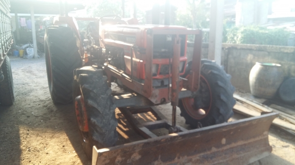 ขายรถไถคูโบต้าสองเพลา 80 แรงพร้อมอุปกรณ์ครบ สภาพพร้อมใช้ ขายรถไถคูโบต้าสองเพลา 80 แรงพร้อมอุปกรณ์ครบ สภาพพร้อมใช้