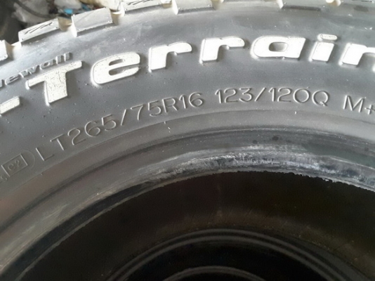 BF KM2 USA. 265/75/16 ปลายปี11 สภาพดี 1ชุด