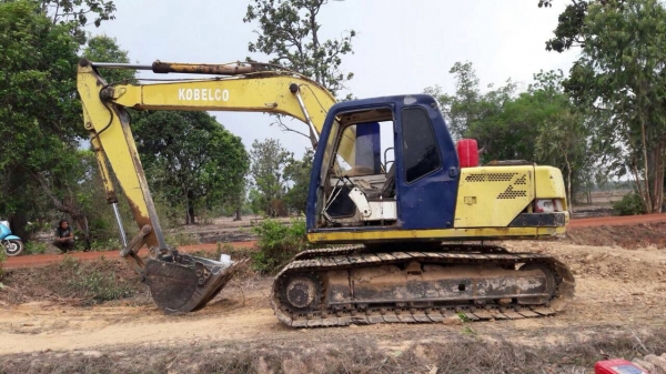 ขายรถแบ็คโฮ Kobelco sk120 mark 3 ไฟฟ้าตัด เครื่องเดิม ปั๊มเดิม ช่วงล่างพอใช้ เอกสารซื้อขาย