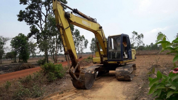 ขายรถแบ็คโฮ Kobelco sk120 mark 3 ไฟฟ้าตัด เครื่องเดิม ปั๊มเดิม ช่วงล่างพอใช้ เอกสารซื้อขาย ขายรถแบ็คโฮ Kobelco sk120 mark 3 ไฟฟ้าตัด เครื่องเดิม ปั๊มเดิม ช่วงล่างพอใช้ เอกสารซื้อขาย