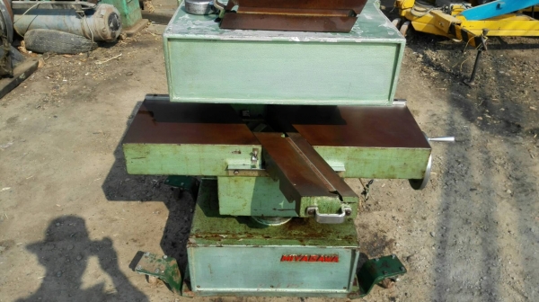 Sell> เครื่องไสชิดไม้ MIYAGAWA JAPAN มีด 12" โต๊ะยาว 90 cm. ไฟ 380V. มีมีดให้ 2 ชุด โต้ะสวยมีดคมสภาพสดมาเทสได้เลย!!