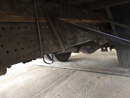 ขายISUZU 6ล้อ NPR 150 EURO 3 รุ่นหน้าตึกเครื่อง 150 เเรง เครื่องคอมมอลเรล ตู้เเห้งเปิดได้3บานจดทะเบียนปี 2556 (2013) ยาว5.00เมตร สภาพพร้อมใช้งานใครต้องการไม่ผิดหวังราคา890,000บาทจัดไฟเเนนได้ดูรถได้ที่เต็นท์รถ JJ.AUTOCAR 2 หลังวัดจันทรารามติดถนนเพชรเกษมก.ม