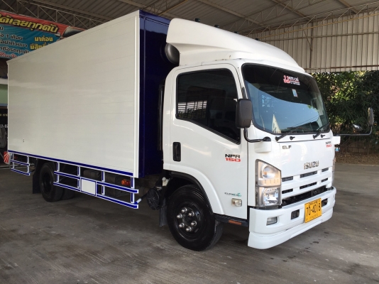 ขายISUZU 6ล้อ NPR 150 EURO 3 รุ่นหน้าตึกเครื่อง 150 เเรง เครื่องคอมมอลเรล ตู้เเห้งเปิดได้3บานจดทะเบียนปี 2556 (2013) ยาว5.00เมตร สภาพพร้อมใช้งานใครต้องการไม่ผิดหวังราคา890,000บาทจัดไฟเเนนได้ดูรถได้ที่เต็นท์รถ JJ.AUTOCAR 2 หลังวัดจันทรารามติดถนนเพชรเกษมก.ม