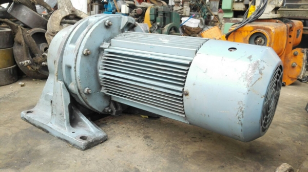 Sell> ขายมอเตอร์เกียร์ Sumitomo Cyclo drive มีเบรค 15 HP 380V ทด 1:43 ความเร็วรอบ 34 RPM. สภาพกริ้บๆสีเดิมๆ มาเทสได้เลย!!