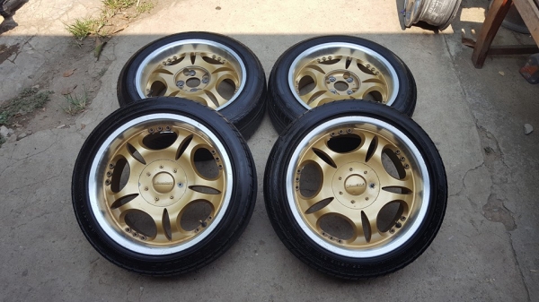 ขายล้อแม็กนอก ขอบ16 4ล้อ ราคา 4500บาท งดต่อราคา