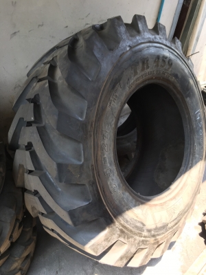 ยางหล่อพร้อมโครง 18.4-24 สถาพโครงสวยๆเลยครับ