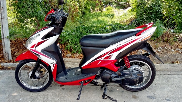 ขาย Yamaha Mio 125 mx  ท่อไม่มีควันใหลแน่นอน วิ่งน้อย สตาร์ทมือ สตาร์ทเท้าปกติ บเครื่องเดินนิ่ง น้ำมันไม่มีใหล เกจ์น้ำมัน เกจ์ไมขึ้นปกติ ชุดสีเดิมๆ ไม่มีแตก แบตใหม่  ทะเบียนไม่ขาดต่อ ชุดโอนสำเนาบัตรไม่หมดอายุ  รถอยุ่ ถนนสรงประภา แขวงสีกัน เขตดอนเมือง กรุง