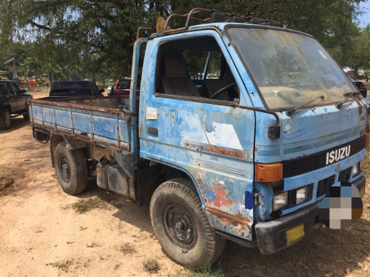 4ล้อใหญ่85แรง ISUZU หัวปีบยกไม่ได้...เดิมๆสีไม่สวย เครื่องดี คัสซีสวย..