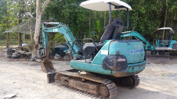 ขายรถขุดเล็ก แบคโครเล็ก komatsu pc30-7 สภาพพร้อมทำงาน