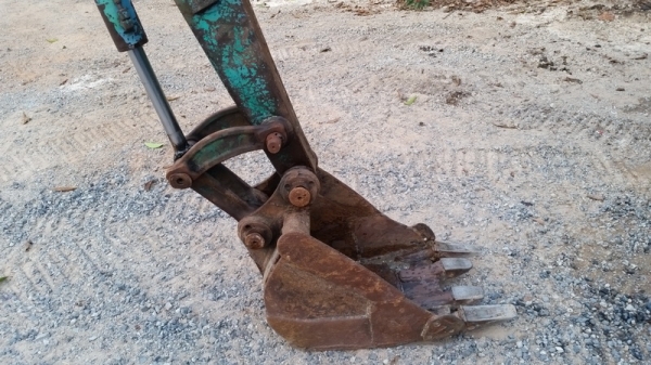 ขายรถขุดเล็ก แบคโครเล็ก komatsu pc30-7 สภาพพร้อมทำงาน