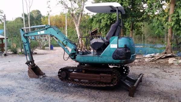 ขายรถขุดเล็ก แบคโครเล็ก komatsu pc30-7 สภาพพร้อมทำงาน
