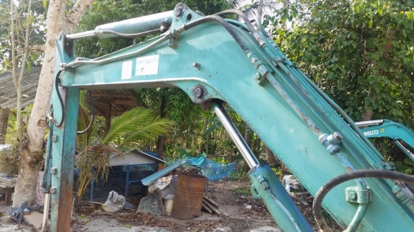 ขายรถขุดเล็ก แบคโครเล็ก komatsu pc30-7 สภาพพร้อมทำงาน
