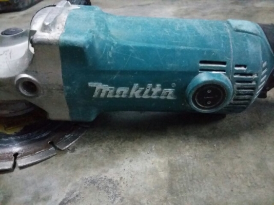 เจียร์ 7 นิ้ว Makita GA-7050 สภาพพร้อมใช้งานหนัก ราคา 3000 บาท