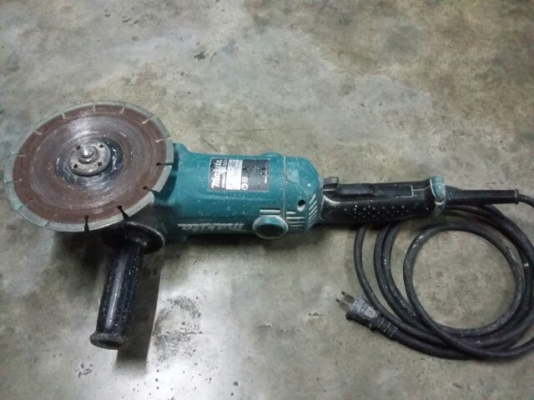 เจียร์ 7 นิ้ว Makita GA-7050 สภาพพร้อมใช้งานหนัก ราคา 3000 บาท
