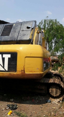 CAT320D