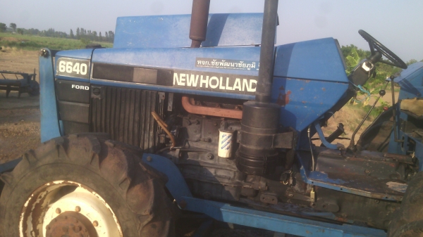 ขาย6640  4*4  คานนิวฮอแลนเล่มพร้อมโอนรถพร้อมใช้งาน