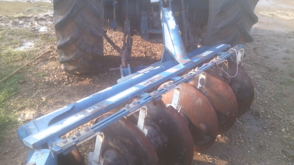 ขาย6640  4*4  คานนิวฮอแลนเล่มพร้อมโอนรถพร้อมใช้งาน