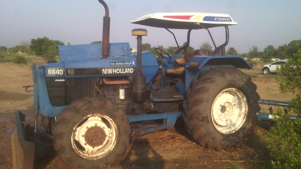 ขาย6640  4*4  คานนิวฮอแลนเล่มพร้อมโอนรถพร้อมใช้งาน