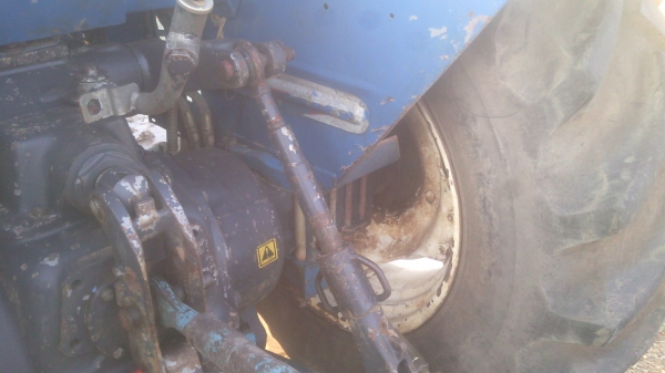 ขาย6640  4*4  คานนิวฮอแลนเล่มพร้อมโอนรถพร้อมใช้งาน