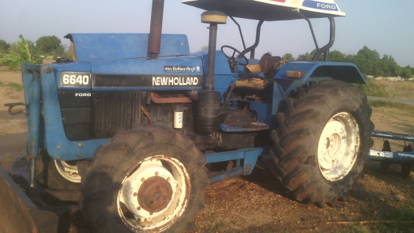 ขาย6640  4*4  คานนิวฮอแลนเล่มพร้อมโอนรถพร้อมใช้งาน