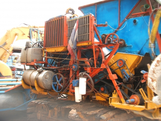 ขายรถเกี่ยวข้าวไทเส็งยนต์ อุ้ม 1.5 ตัน เครื่องยนต์  195 แรงม้า ปั้มแฝดอิบตัน เบอร์ 22 สภาพดีพร้อมใช้งาน