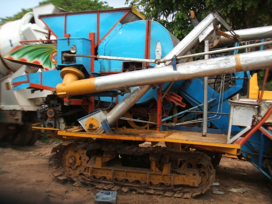 ขายรถเกี่ยวข้าวไทเส็งยนต์ อุ้ม 1.5 ตัน เครื่องยนต์  195 แรงม้า ปั้มแฝดอิบตัน เบอร์ 22 สภาพดีพร้อมใช้งาน