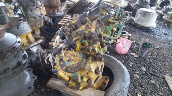 ขายมอเตอร์สวิงรถแมคโครุ่น  200. ทั้งโคมัสสุ  โกเบ  ฮิตาชิ  แคท ขายทั้งลูกหรือแยกท่อนบนท่อนล่าง