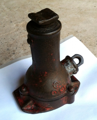 แม่แรงเก่า ยี่ห้อ THC โลโก้ 3 ห่วง ยังใช้งานได้ดี เหมาะเก็บสะสมตั้งโชว์ เป็นของหายาก