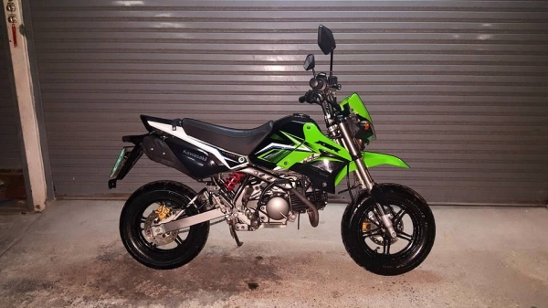 ขออนุญาติขาย KAWASAKI KSR PRO NEW 110 ตัว TOP สตาร์ทมือและเท้า ฟรีค่าโอน ขออนุญาติขาย KAWASAKI KSR PRO NEW 110 ตัว TOP สตาร์ทมือและเท้า ฟรีค่าโอน