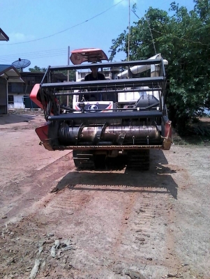 ขาย รถเกี่ยวข้าว KUBOTA DC-70G ปี 57 พร้อมสารี่ลากรถเกี่ยว รถใช้งานน้อยแค่ 1,000 ชม. ราคาคุยกันได้ครับ ขาย รถเกี่ยวข้าว KUBOTA DC-70G ปี 57 พร้อมสารี่ลากรถเกี่ยว รถใช้งานน้อยแค่ 1,000 ชม. ราคาคุยกันได้ครับ