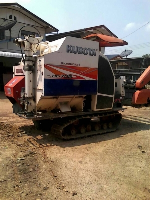 ขาย รถเกี่ยวข้าว KUBOTA DC-70G ปี 57 พร้อมสารี่ลากรถเกี่ยว รถใช้งานน้อยแค่ 1,000 ชม. ราคาคุยกันได้ครับ ขาย รถเกี่ยวข้าว KUBOTA DC-70G ปี 57 พร้อมสารี่ลากรถเกี่ยว รถใช้งานน้อยแค่ 1,000 ชม. ราคาคุยกันได้ครับ