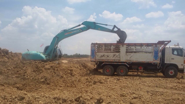 ขายรถแม็คโครsk200มาร์คไฟซุปเปอร์ มีทะเบียนพร้อมโอน