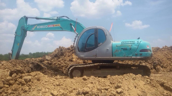 ขายรถแม็คโครsk200มาร์คไฟซุปเปอร์ มีทะเบียนพร้อมโอน