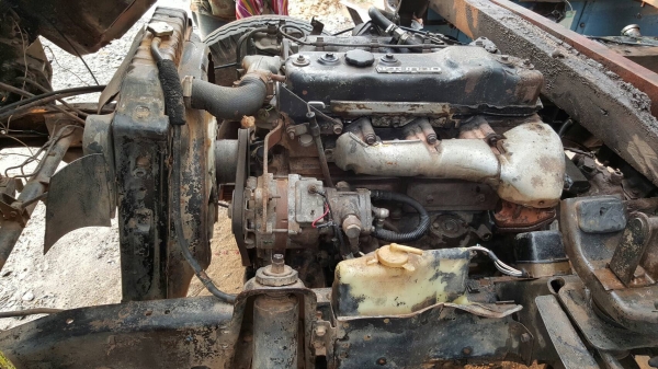 ขาย เฉพาะหัวคัสซี 6 ล้อ ISUZU NPR ปี 36 เครื่อง 4BD1 115 แรงม้า เฟืองท้าย F คัสซีสวยใช้ได้ ทะเบียนครบ ราคาต่อรองได้ครับ