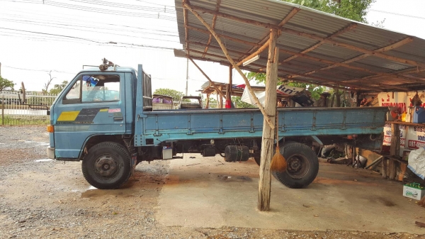 ขาย เฉพาะหัวคัสซี 6 ล้อ ISUZU NPR ปี 36 เครื่อง 4BD1 115 แรงม้า เฟืองท้าย F คัสซีสวยใช้ได้ ทะเบียนครบ ราคาต่อรองได้ครับ