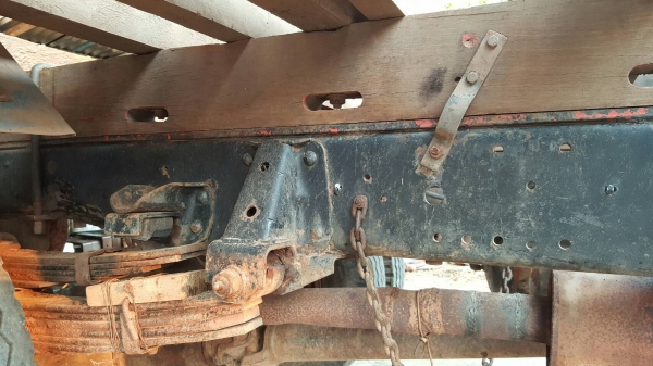 ขาย เฉพาะหัวคัสซี 6 ล้อ ISUZU NPR ปี 36 เครื่อง 4BD1 115 แรงม้า เฟืองท้าย F คัสซีสวยใช้ได้ ทะเบียนครบ ราคาต่อรองได้ครับ