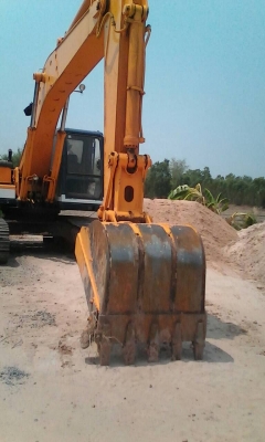 ขาย แบคโฮ KOBELCO SK200 Mark 3 เอกสารเล่มทะเบียนครบ ช่วงล่างเช็คใหม่หมด รถใช้งานได้ดีไม่โหลด ราคาคุยกันได้ครับ