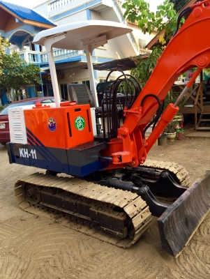 KOBOTA  KH-11 ขนาด PC-30 เครื่อง 3 สูบ<มีVDOให้ชม> รถเก่านอกแท้100\%มีเอกสาร☎️ติดต่อ 085-5632278 (ราคาต่อรองได้)
