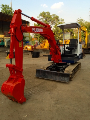 KOBOTA  KH-11 ขนาด PC-30 เครื่อง 3 สูบ<มีVDOให้ชม> รถเก่านอกแท้100\%มีเอกสาร☎️ติดต่อ 085-5632278 (ราคาต่อรองได้)