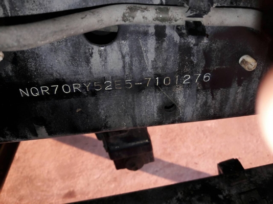 หกล้อ อีซูชุ NQR150ปี51ช่วงยาว5.50ม มีหลังคา"รับส่ง-พนังาน รถสภาพดีสวยเดิมๆไม่เคยบรรทุกหนัก เล่มทะเบียนพร้อมโอน