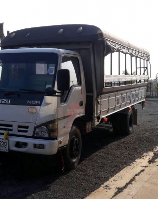 หกล้อ อีซูชุ NQR150ปี51ช่วงยาว5.50ม มีหลังคา"รับส่ง-พนังาน รถสภาพดีสวยเดิมๆไม่เคยบรรทุกหนัก เล่มทะเบียนพร้อมโอน