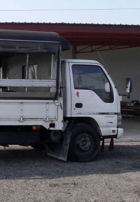 หกล้อ อีซูชุ NQR150ปี51ช่วงยาว5.50ม มีหลังคา"รับส่ง-พนังาน รถสภาพดีสวยเดิมๆไม่เคยบรรทุกหนัก เล่มทะเบียนพร้อมโอน