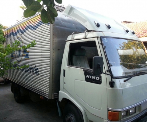 หกล้อ ฮีโน่ FB120ปี38ซุปเปอร์เสีย บรรทุกตู้แห้ง ช่วงยาว5ม รถห้างสภาพดีเดิมๆสวยพร้อมใช้งาน แอร์เย็นๆ ทะเบียนพร้อมโอน
