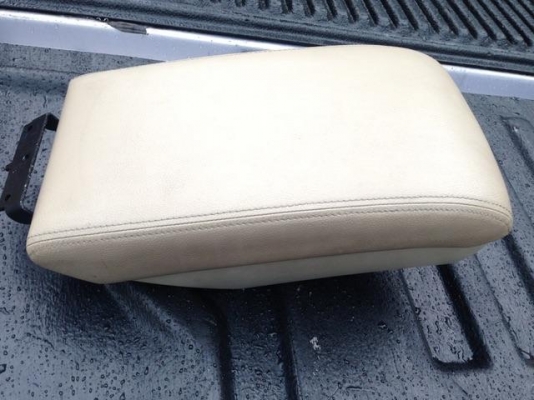 ท้าวแขน Nissan Teana J31 สีครีม สภาพดี ราคาไม่แพง