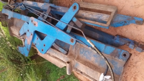 ชุดดันหน้าฟอร์ดอุปกรณ์ครบสภาพสวย ชุดดันหน้าฟอร์ดอุปกรณ์ครบสภาพสวย