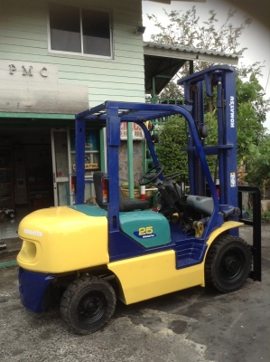 +++ ขายโฟล์คลิฟท์  KOMATSU FD25-12    ขนาด  2.5  ตัน  เครื่องยนต์ดีเซล ISUZU   เสา  4  เมตร  เกียร์ธรรมดา  งา 1,070  มม.  ยางตัน