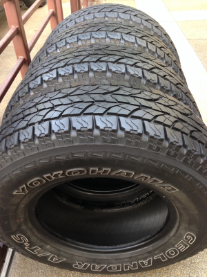 ยาง All Yokohama 235 75 15 ปลายปี14 ดอกเต็ม ราคาไม่แพง